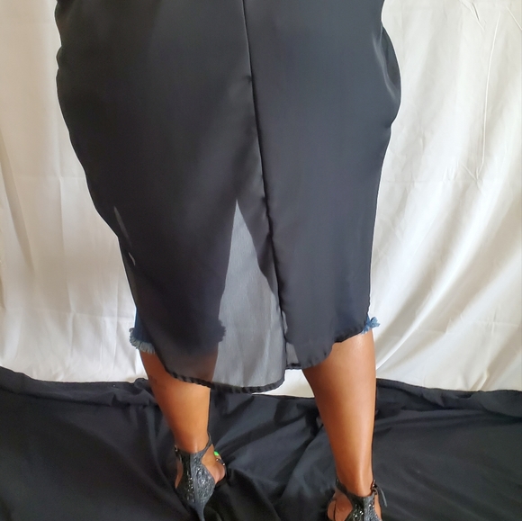 Sheer Long Tail Top - Picture 6 of 11